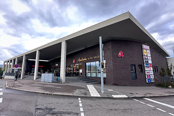 MWO-medienwerkorange, Berlin, Agentur für Medienproduktionen, Kommunikation, Gebäudebranding, Informationssysteme, Corporate Design, Produktions Marketing, Content Management, Archiv, Sammlung, zertifizierter Vogelschutz, Revitalisierung, Baustellenmarketing, Infoleitsysteme, Branding, Marken, Publikationen, Design, Print, Plots, Stoffdruck, Banner, Geschäftsausstattung