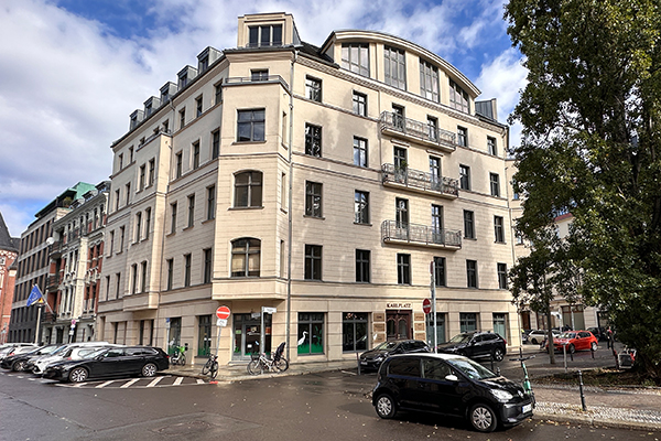 MWO-medienwerkorange, Berlin, Agentur für Medienproduktionen, Kommunikation, Gebäudebranding, Informationssysteme, Corporate Design, Produktions Marketing, Content Management, Archiv, Sammlung, zertifizierter Vogelschutz, Revitalisierung, Baustellenmarketing, Infoleitsysteme, Branding, Marken, Publikationen, Design, Print, Plots, Stoffdruck, Banner, Geschäftsausstattung